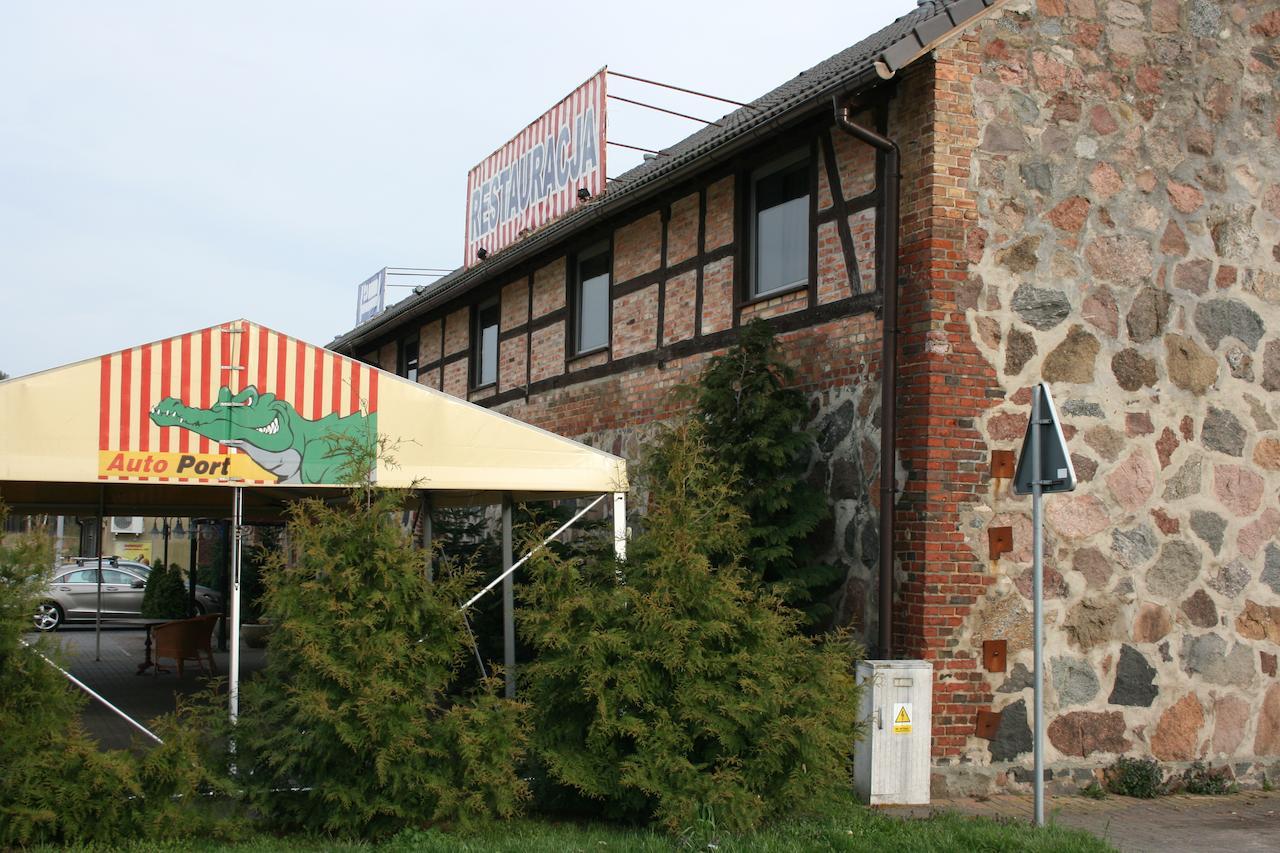 Auto Port Przytoczna Bed and Breakfast Nowa Niedrzwica Exteriör bild